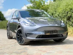 Grau Gebraucht 2022 Tesla Model Y Long Range SUV | 32.999 € (Etwas zu teuer)