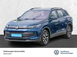 Nightshade blue metallic Gebraucht 2024 VW Tiguan Life SUV | 46.680 € (Superpreis)
