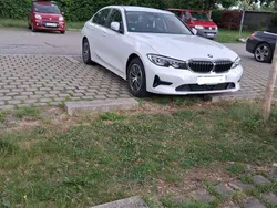 Weiß Gebraucht 2021 BMW 318 Limousine | 25.990 € (Fairer Preis)