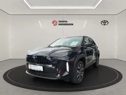 Schwarz Gebraucht 2023 Toyota Yaris Cross Team SUV | 25.222 € (Fairer Preis)