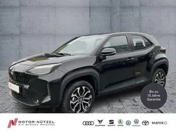Mysticschwarz mica Gebraucht 2024 Toyota Yaris Hybrid Connect Style | 25.460 € (Fairer Preis)