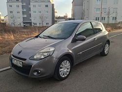 Grau Gebraucht 2010 Renault Clio II Limousine | 2.400 € (Fairer Preis)