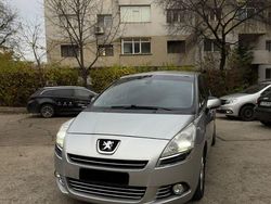 Silber Gebraucht 2010 Peugeot 5008 Platinum Van / Kleinbus | 4.300 € (Etwas zu teuer)