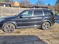 Schwarz Gebraucht 2016 Ssangyong (KGM) Rexton Crystal SUV | 8.500 € (Guter Preis)