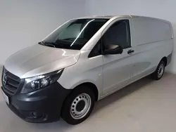 Brillantsilber metallic Gebraucht 2021 Mercedes Vito Van / Kleinbus | 20.990 € (Superpreis)