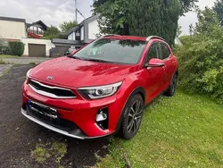 Rot Gebraucht 2017 Kia Stonic Platinum Edition SUV | 11.500 € (Guter Preis)