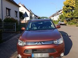 Braun Gebraucht 2012 Mitsubishi Outlander SUV | 7.250 € (Fairer Preis)