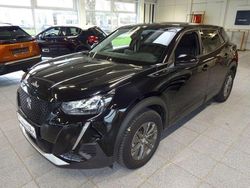 Schwarz Gebraucht 2021 Peugeot e-2008 Active SUV | 16.500 € (Fairer Preis)
