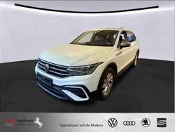 Weiß Gebraucht 2023 VW Tiguan Allspace Life SUV | 34.470 € (Guter Preis)