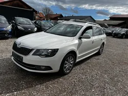 Weiß Gebraucht 2014 Skoda Superb Elegance Kombi | 8.950 € (Fairer Preis)
