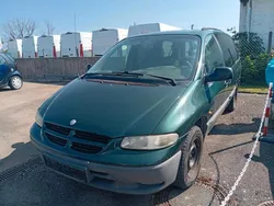 Grün Gebraucht 1999 Chrysler Voyager Van / Kleinbus | 580 €