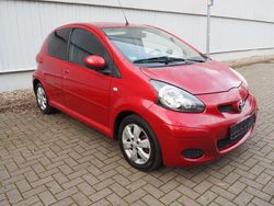 Rot Gebraucht 2010 Toyota Aygo Kleinwagen | 2.790 € (Fairer Preis)