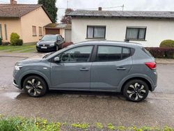 Grau Gebraucht 2024 Dacia Sandero Journey Limousine | 17.400 € (Fairer Preis)