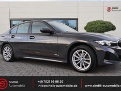 Grau Gebraucht 2024 BMW 320 Shadowline Limousine | 34.980 € (Guter Preis)