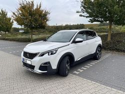 Weiß Gebraucht 2016 Peugeot 3008 Allure SUV | 11.680 € (Etwas zu teuer)