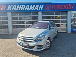 Silber Gebraucht 2016 Mercedes B250e Van / Kleinbus | 11.000 €