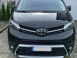 Schwarz Gebraucht 2023 Toyota Proace Verso Executive Kombi | 45.000 €