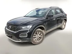 Deep schwarz Gebraucht 2021 VW T-Roc Style SUV | 20.491 €