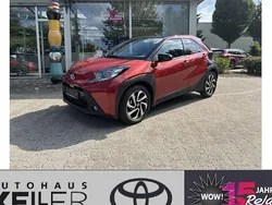 Rot Neu 2025 Toyota Aygo Play Kleinwagen | 21.660 €