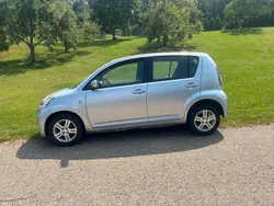 Silber Gebraucht 2009 Daihatsu Sirion Kleinwagen | 1.696 € (Superpreis)