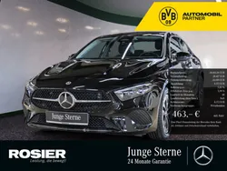Schwarz / kosmosschwarz Gebraucht 2024 Mercedes A200 Advanced Limousine | 30.861 € (Fairer Preis)
