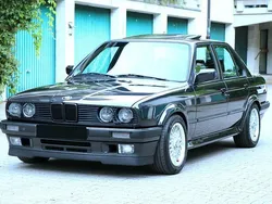 Grau Gebraucht 1990 BMW 325 M Sport Limousine | 20.400 €