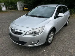 Silber Gebraucht 2011 Opel Astra Kombi | 2.390 € (Guter Preis)