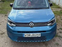 Blau Gebraucht 2023 VW Caddy California Van / Kleinbus | 31.500 € (Fairer Preis)