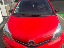Rot Gebraucht 2013 Toyota Yaris Kleinwagen | 5.500 €
