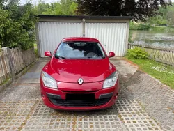 Rot Gebraucht 2010 Renault Mégane III Expression Limousine | 4.000 € (Guter Preis)