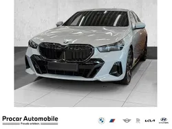 Grau Neu 2025 BMW 520 M Sport Limousine | 63.299 € (Fairer Preis)