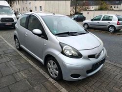 Silber Gebraucht 2010 Toyota Aygo Kleinwagen | 1.650 € (Guter Preis)
