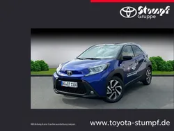 Juniper blue / schwarz Gebraucht 2025 Toyota Aygo Kleinwagen | 17.490 € (Etwas zu teuer)