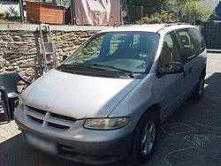 Silber Gebraucht 2000 Chrysler Voyager Van / Kleinbus | 700 €