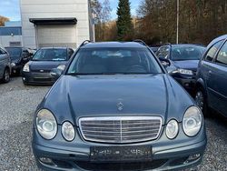 Grau Gebraucht 2003 Mercedes E220 Kombi | 2.999 € (Teuer)