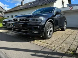 Schwarz Gebraucht 2018 VW Tiguan Highline SUV | 23.500 € (Etwas zu teuer)