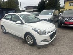 Weiß Gebraucht 2017 Hyundai i20 Limousine | 5.499 € (Superpreis)