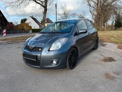 Grau Gebraucht 2007 Toyota Yaris Kleinwagen | 4.650 € (Etwas zu teuer)