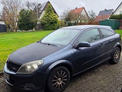 Grau Gebraucht 2005 Opel Astra GTC Kleinwagen | 1.200 €