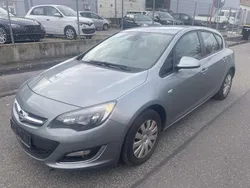Silbersee/perl silber (m2) Gebraucht 2012 Opel Astra Edition Limousine | 2.775 € (Fairer Preis)