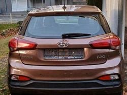 Braun Gebraucht 2018 Hyundai i20 Limousine | 10.000 € (Guter Preis)