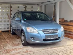 Blau Gebraucht 2010 Kia Ceed Limousine | 5.900 € (Fairer Preis)