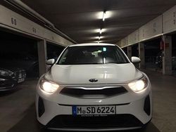 Weiß Gebraucht 2020 Kia Stonic Spirit SUV | 13.500 € (Fairer Preis)