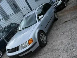 Silber Gebraucht 1998 VW Passat Kombi | 2.400 € (Teuer)