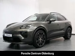 Gruen Gebraucht 2025 Porsche Macan 4 Electric SUV | 104.890 € (Teuer)