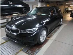 Schwarz ii Gebraucht 2022 BMW 318 Sport Line Kombi | 22.897 € (Guter Preis)