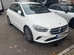 Schwarz Gebraucht 2019 Mercedes B200 Van / Kleinbus | 20.700 € (Guter Preis)