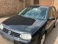Schwarz Gebraucht 2003 VW Golf IV Kleinwagen | 2.450 € (Fairer Preis)