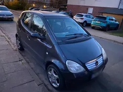 Schwarz Gebraucht 1999 Mercedes A190 Avantgarde Kleinwagen | 1.590 € (Fairer Preis)