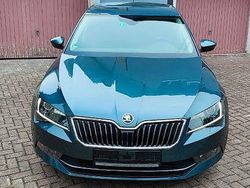 Grau Gebraucht 2016 Skoda Superb Style Limousine | 15.500 € (Fairer Preis)